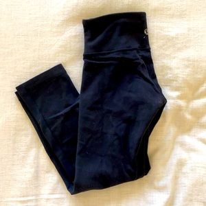 Cropped Mid-Rise Wunder Under Leggings